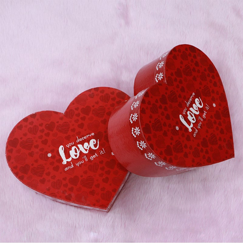 The Mall's Exclusive Heart Shape Gift Box